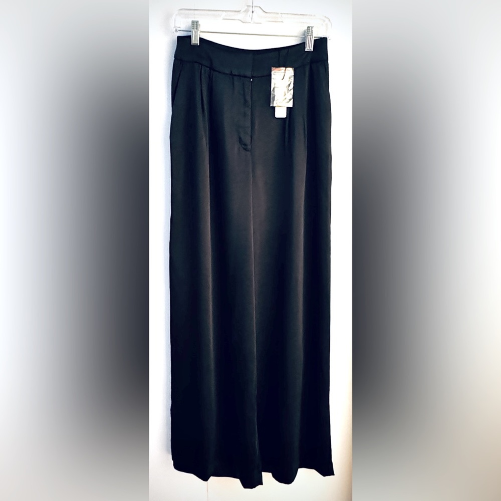Express• Wide Leg Pants • Satin • Black • Size 4 • NWT